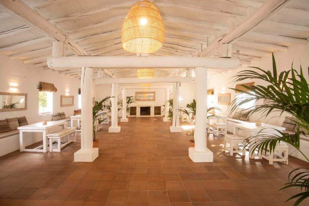 lounge en cala blanes menorca